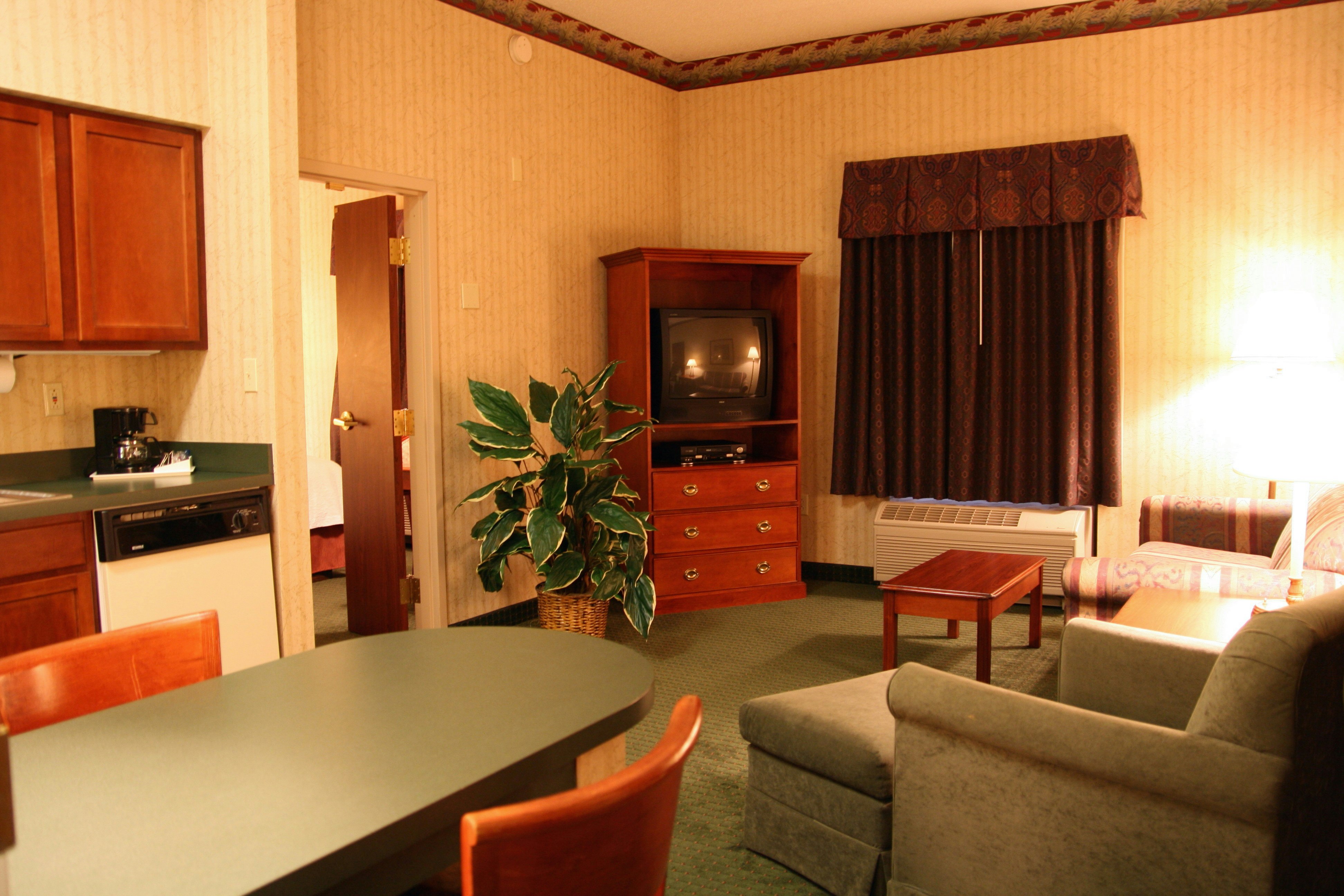Hampton Inn Suites Scottsburg 56/82