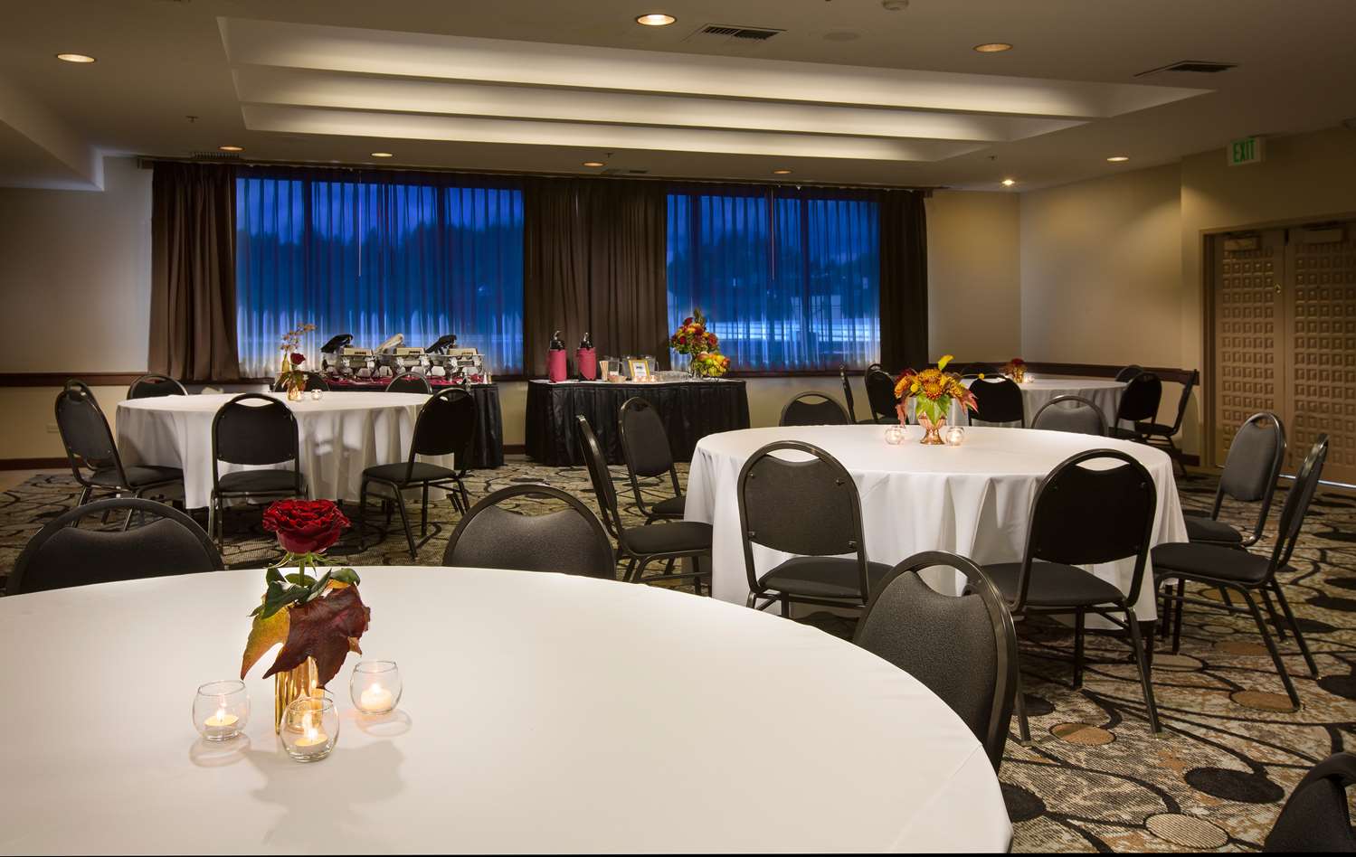 Red Lion Inn & Suites Olympia, Governor Hotel 35/37