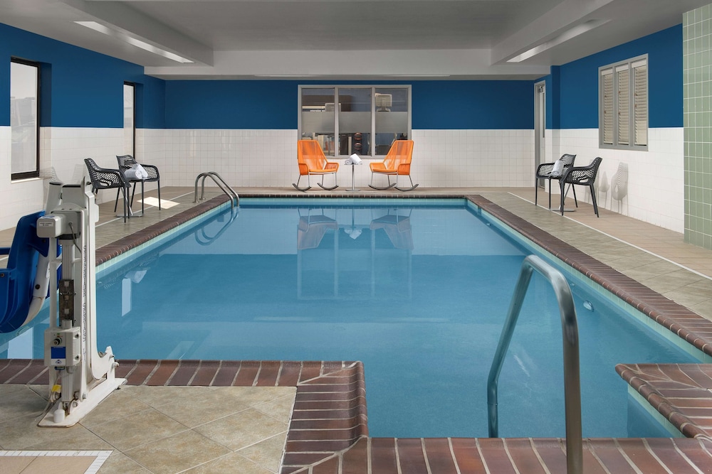 Hampton Inn Knoxville East 3/55