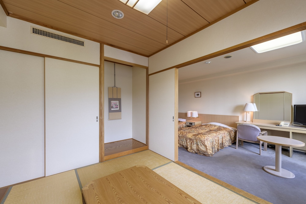 Hotel Tagawa 44/65