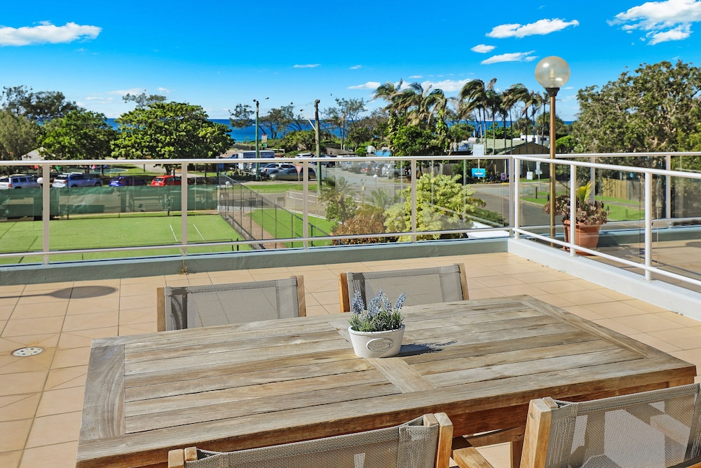 ELOUERA TOWER BEACHFRONT APARTMENTS 53/69