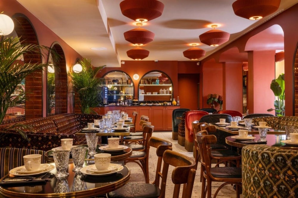 Hotel Ginette a la Folie 65/79