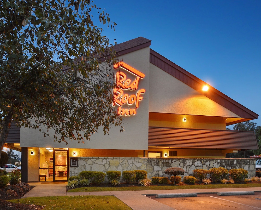 Red Roof Inn Huntington 3/25