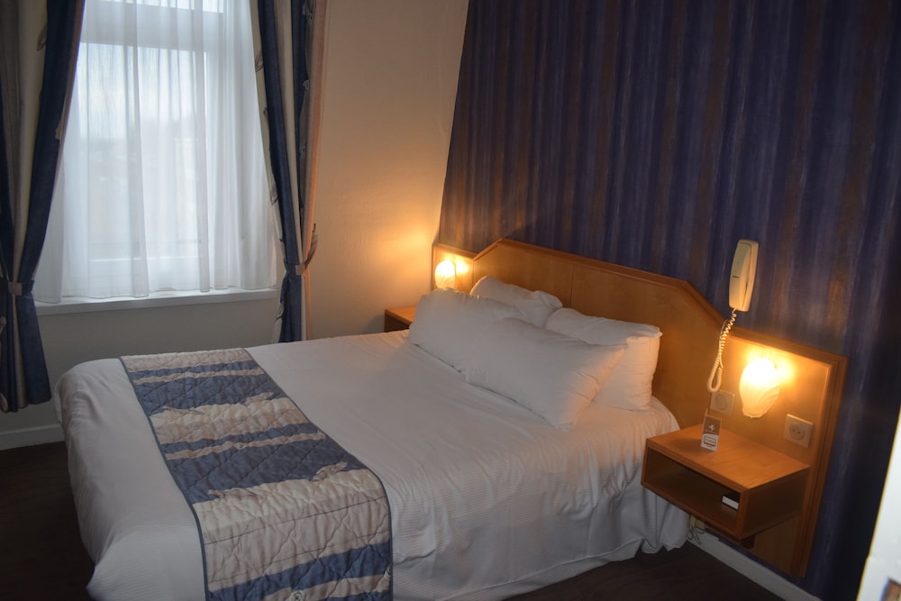 Metropol Hotel 10/66