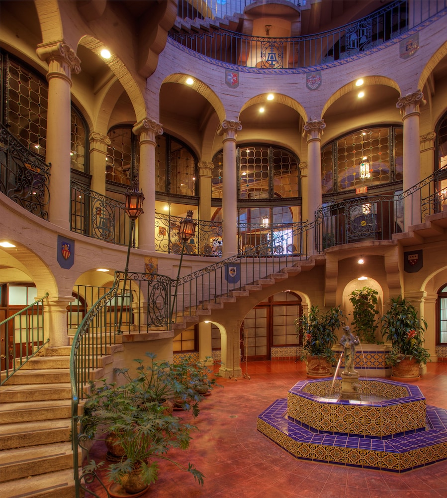 The Mission Inn Hotel & Spa 38/48