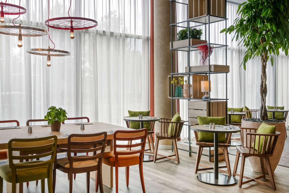 Intercityhotel Saarbrucken 39/50