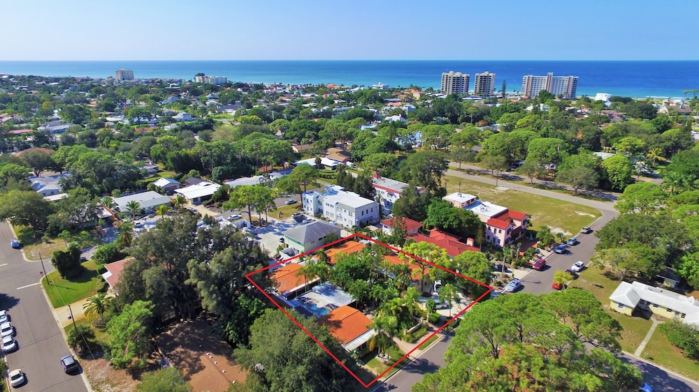 Tropical Villas of Venice Beach 62/71