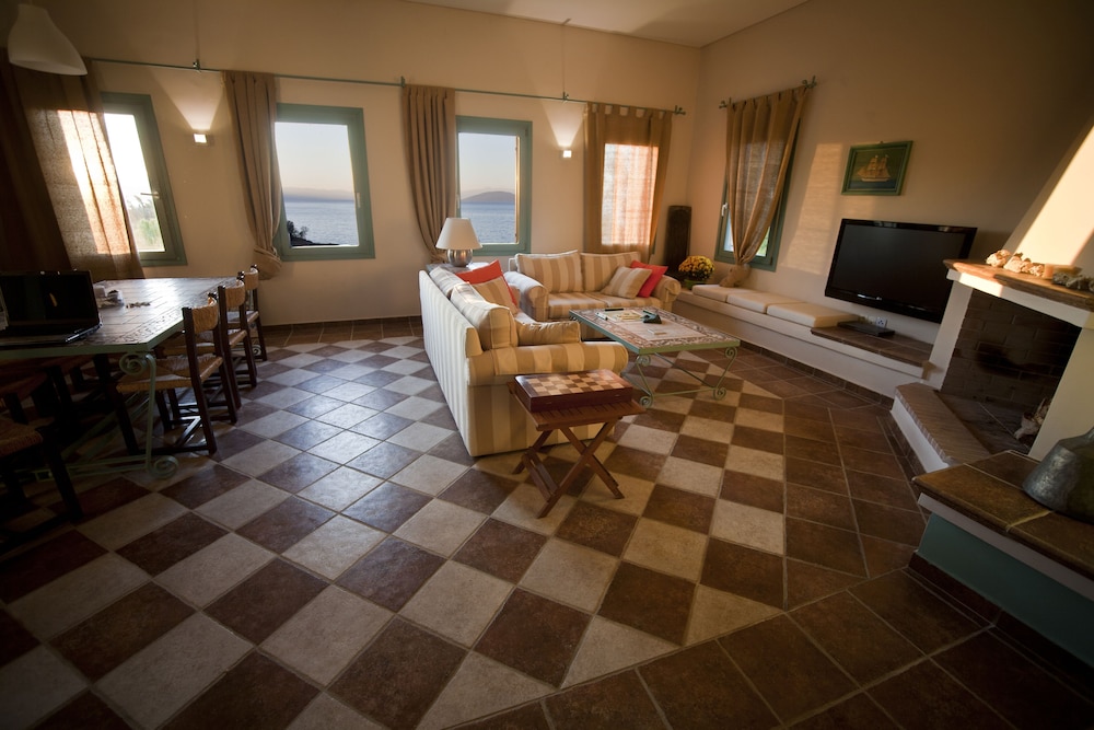 Electra Beachfront Villa 26/50