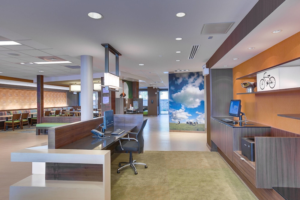 Fairfield Inn & Suites By Marriott Wichita East 32/37