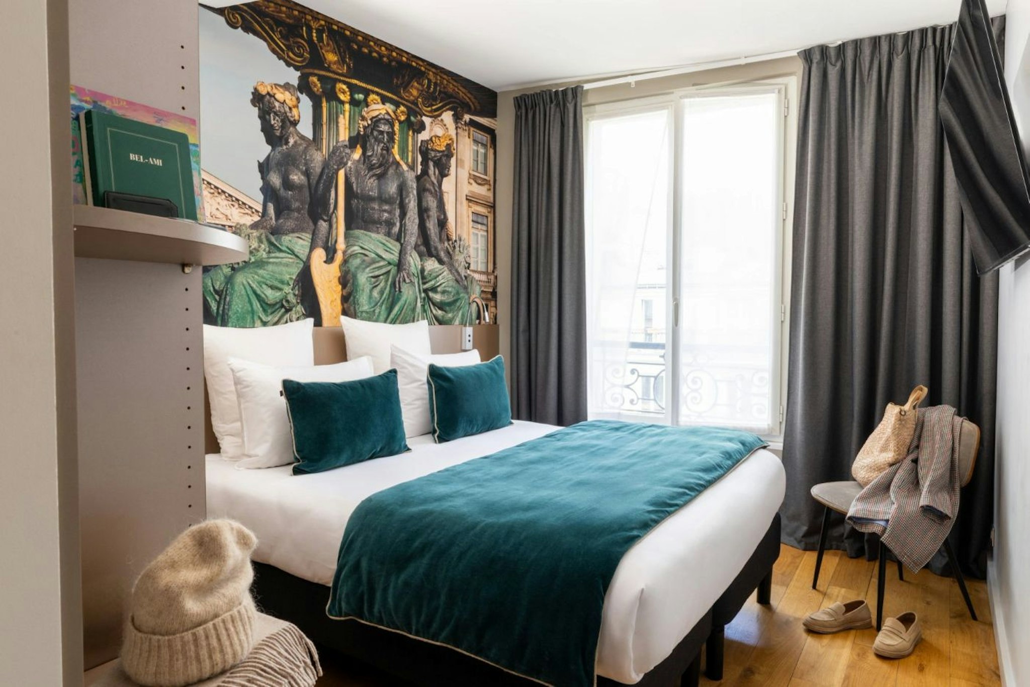 Midnight Hotel Paris 23/42