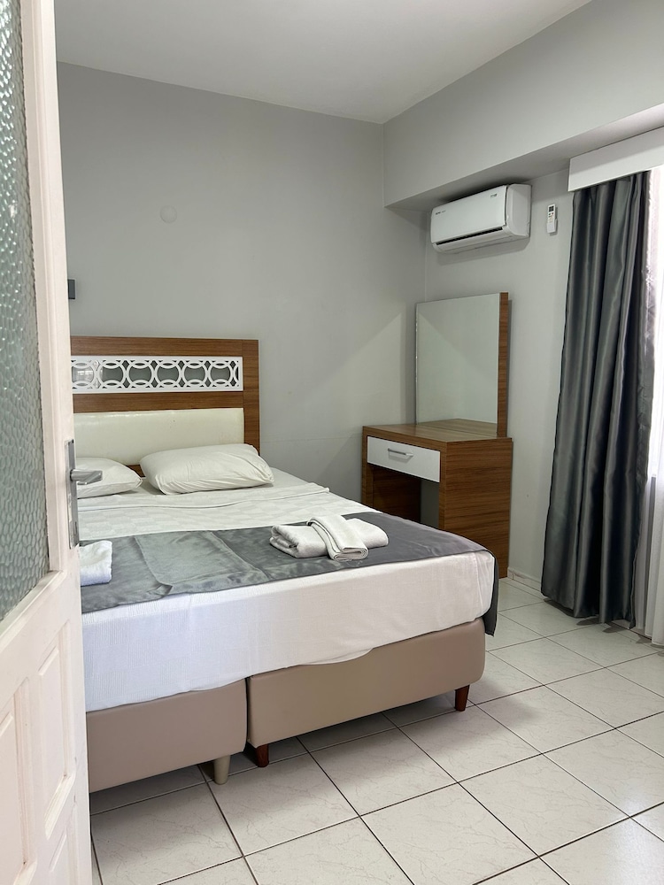 Rosella Hotel 26/62