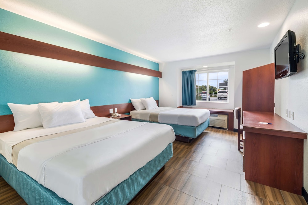 Golden Isles Inn & Suites Brunswick South 20/38