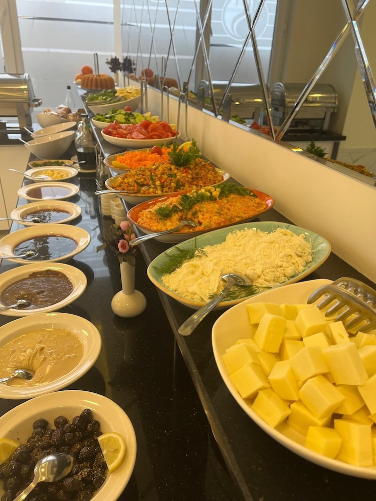 Simal Hotel 24/50