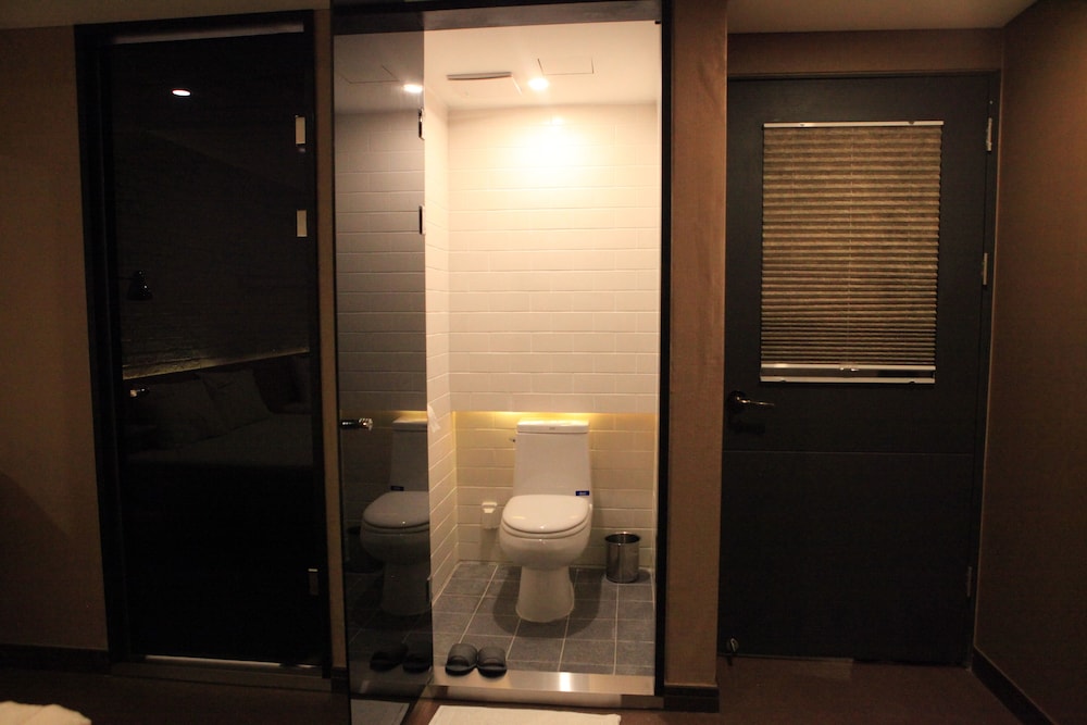 Comma Hotel Seomyeon 23/24
