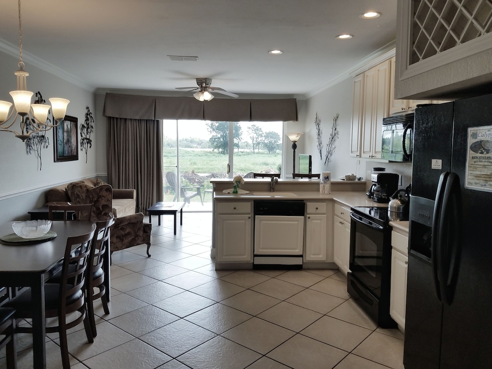 Parc Corniche Condominium Suites 48/62
