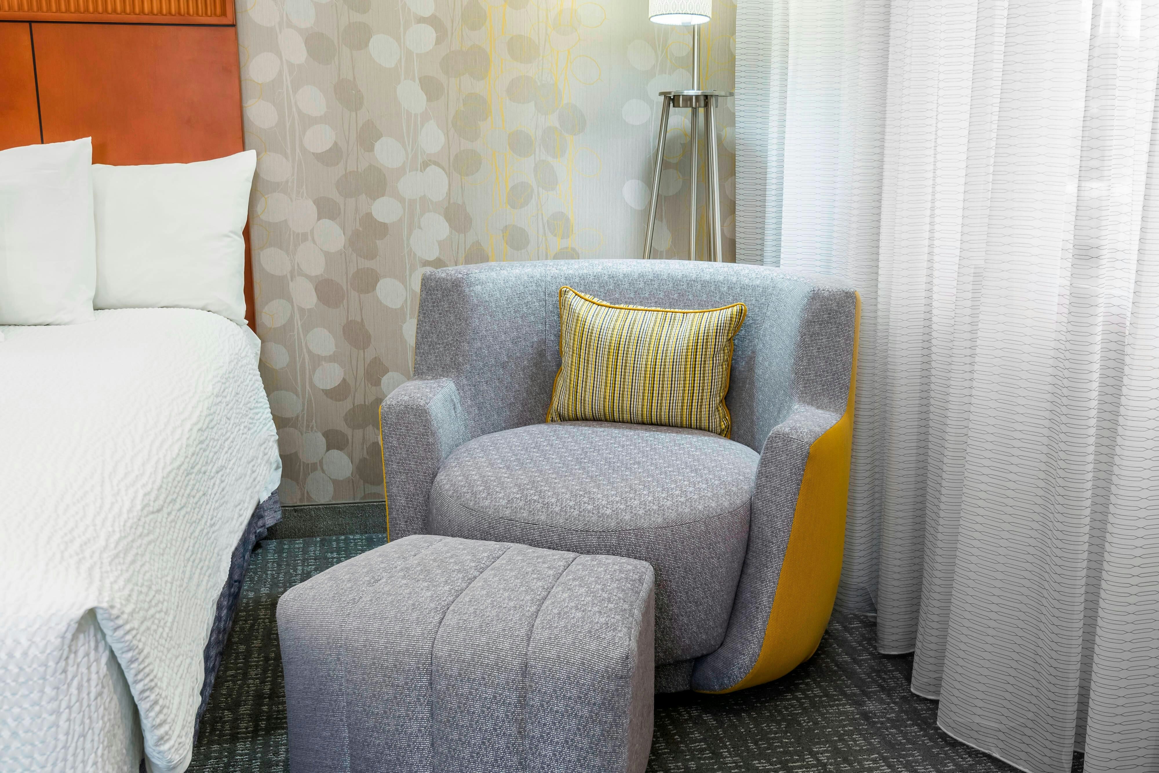 Courtyard By Marriott Mobile 3/7