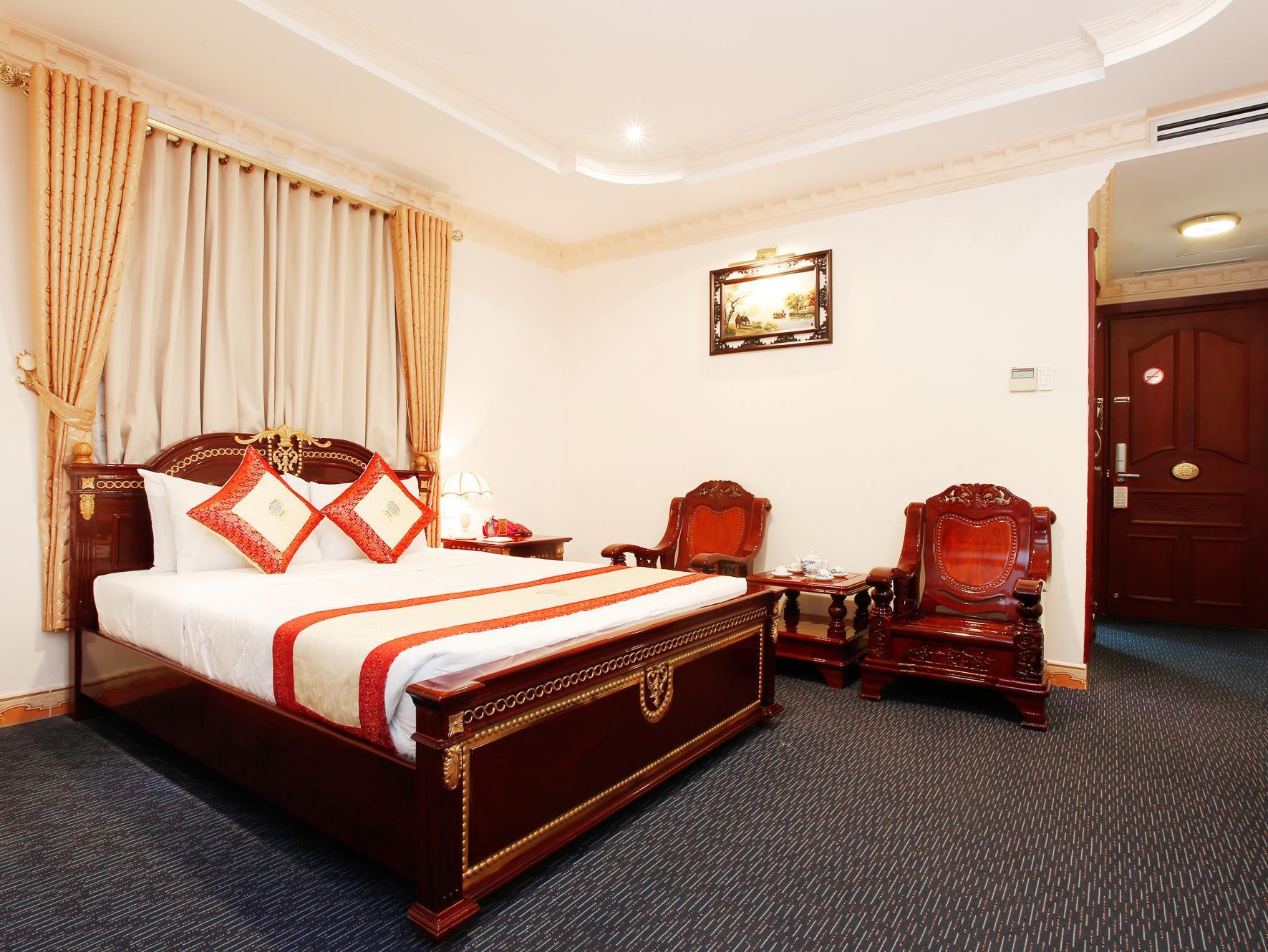 New Pacific Hotel 18/55