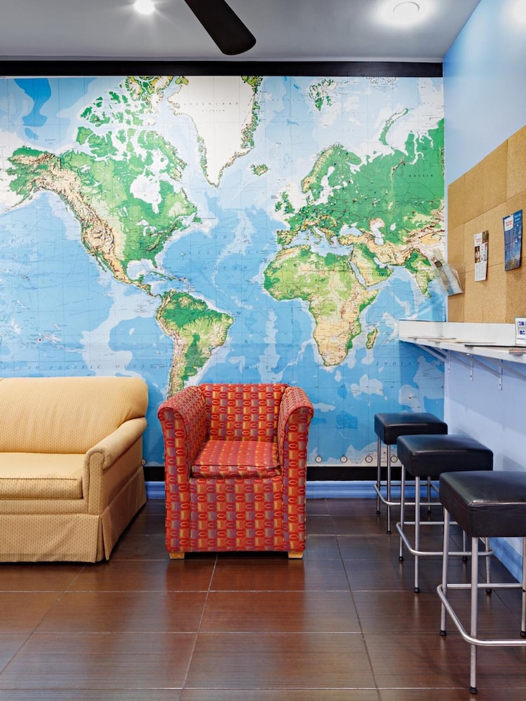 Central Park West Hostel 19/30