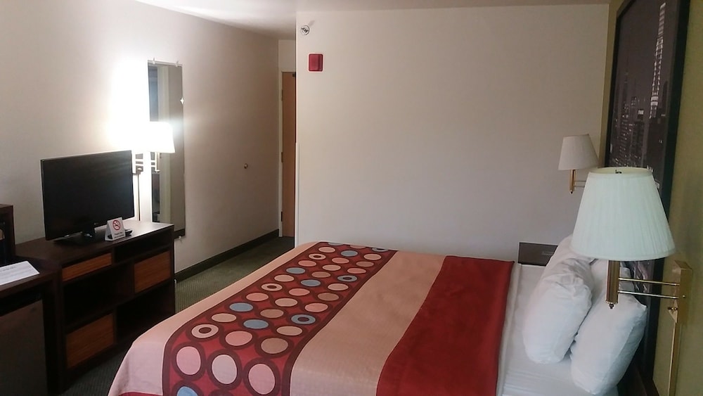 Super 8 by Wyndham West Middlesex/Sharon Area 11/42