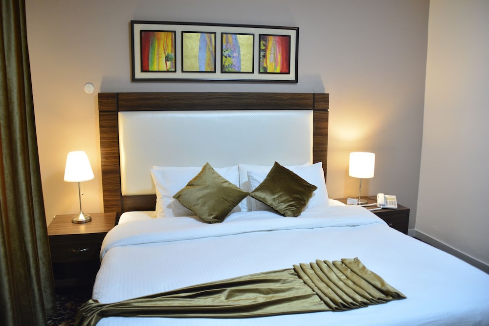 2 BEDROOMS, DELUXE, SUITE