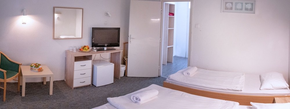 Ce Napfény Hotel 18/41