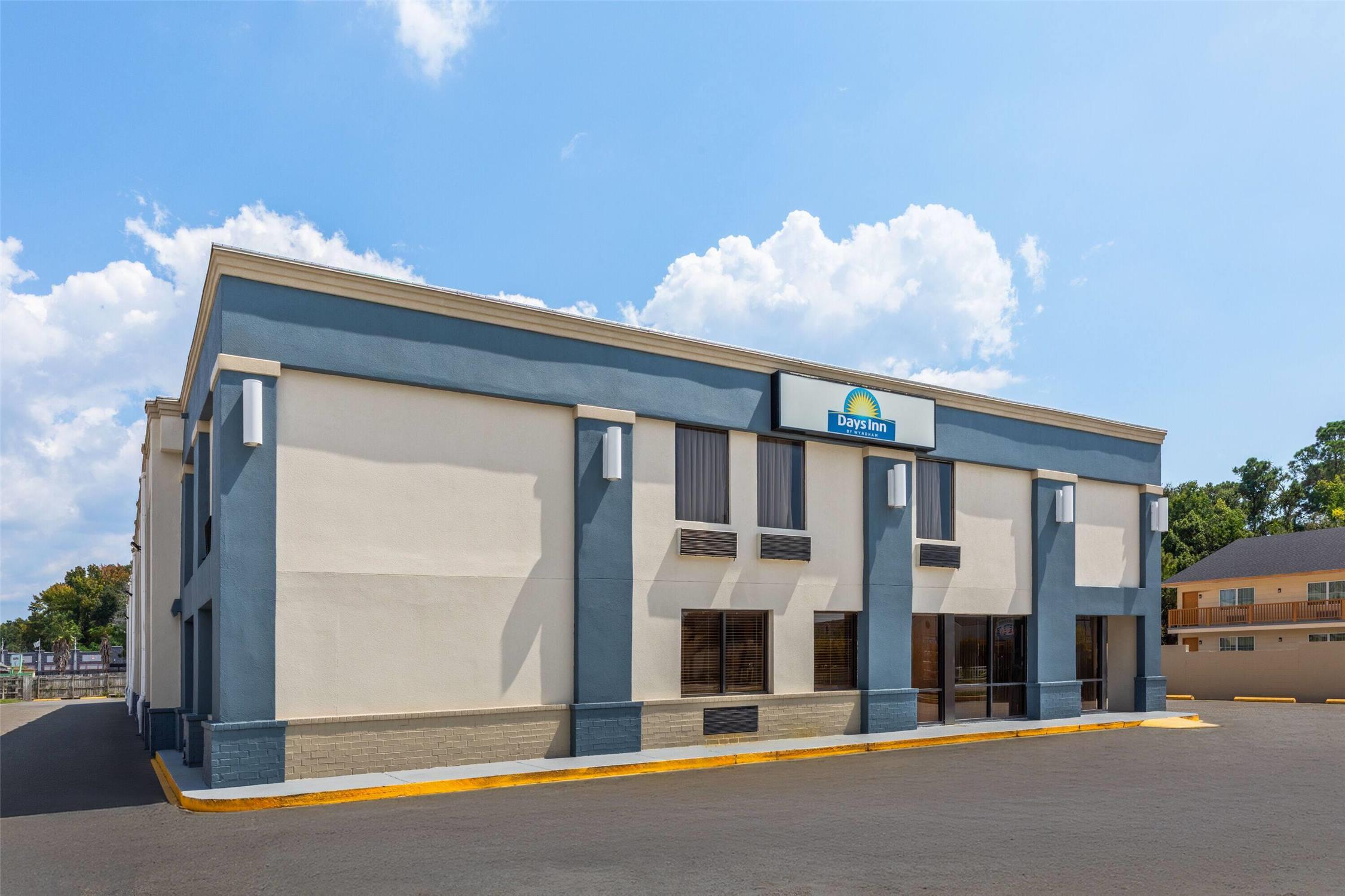 Days Inn by Wyndham Slidell 4/23
