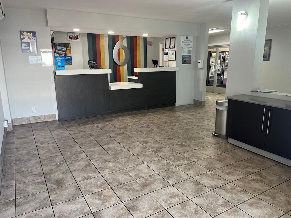 Motel6 Glendale, AZ 10/48