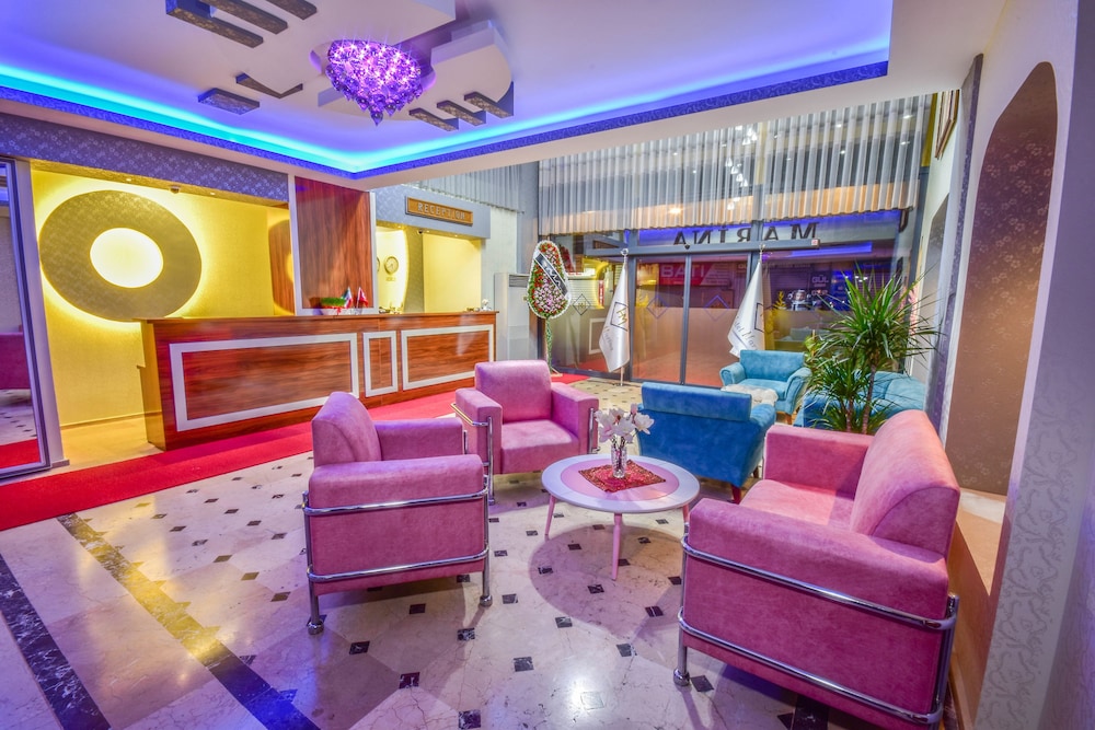 Marina Hotel 20/24