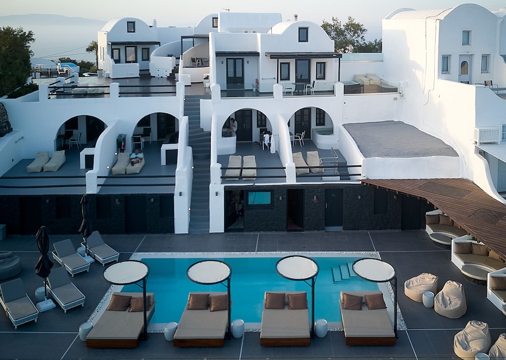 Oia Suites 3/50