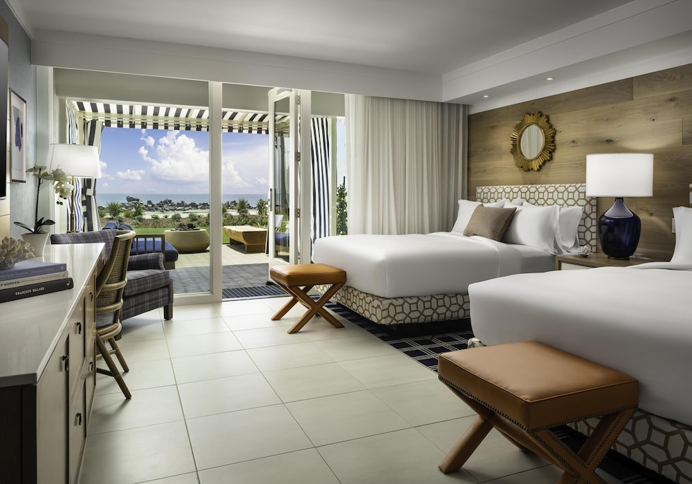 Ocean, Club, Cabana, 2 Queen Beds, Beach Front, Terrace