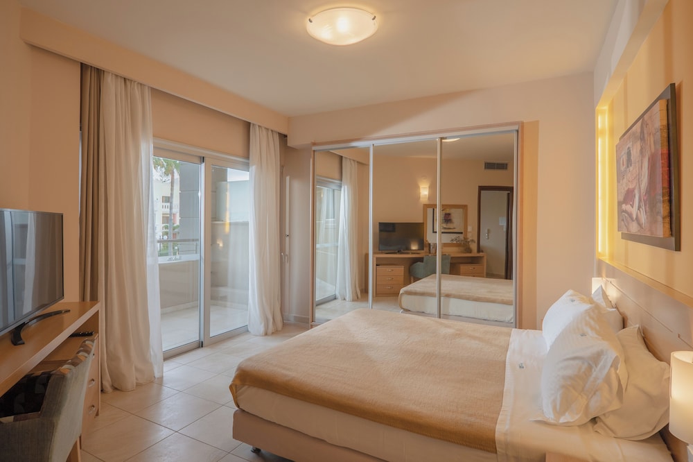 Molos Bay Hotel 6/50