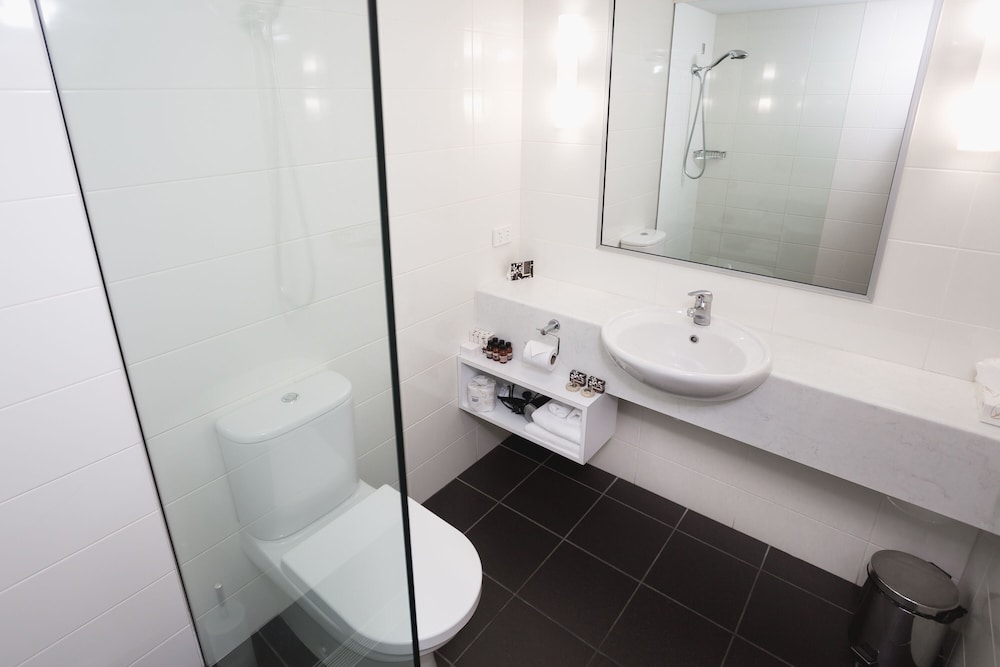 St Ives Apartments 54/56