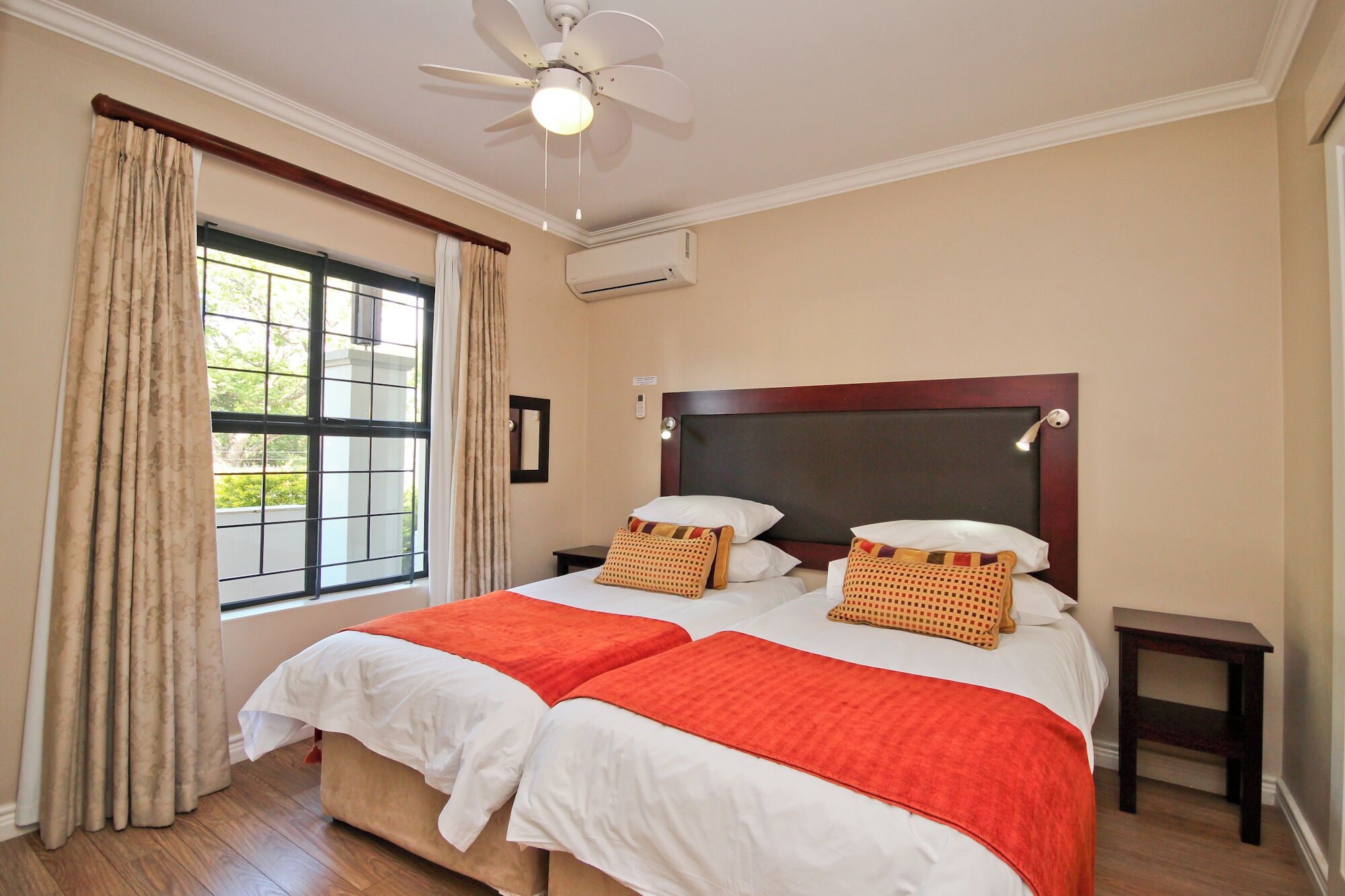 2 Bedrooms, Villa, Apartment, 4 Beds