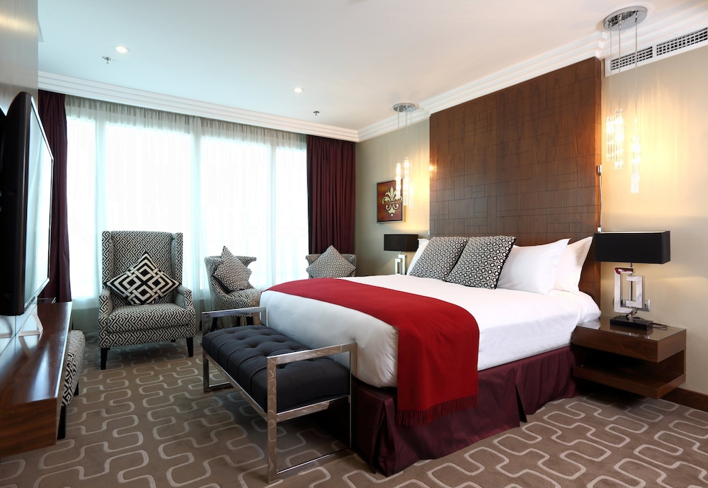 كراون بلازا الرياض منهال(Radisson Blu Hotel and Convention Center, Riyadh Minhal) 24/67