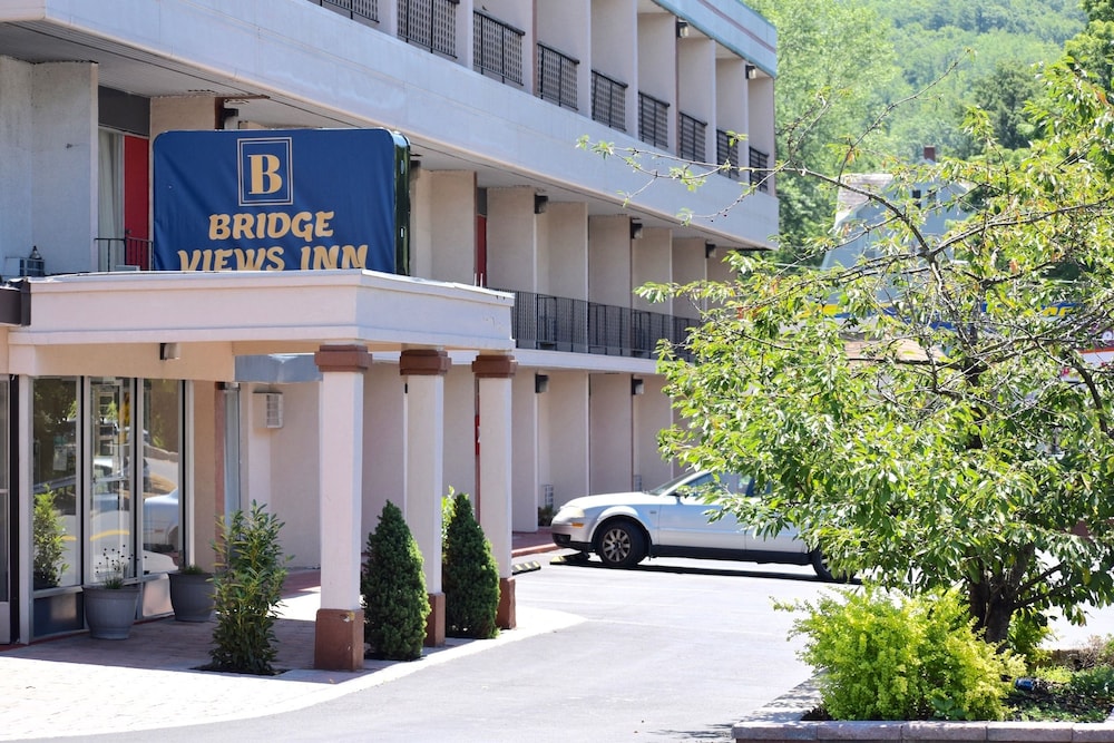 Bridge Views Inn Stroudsburg 3/49