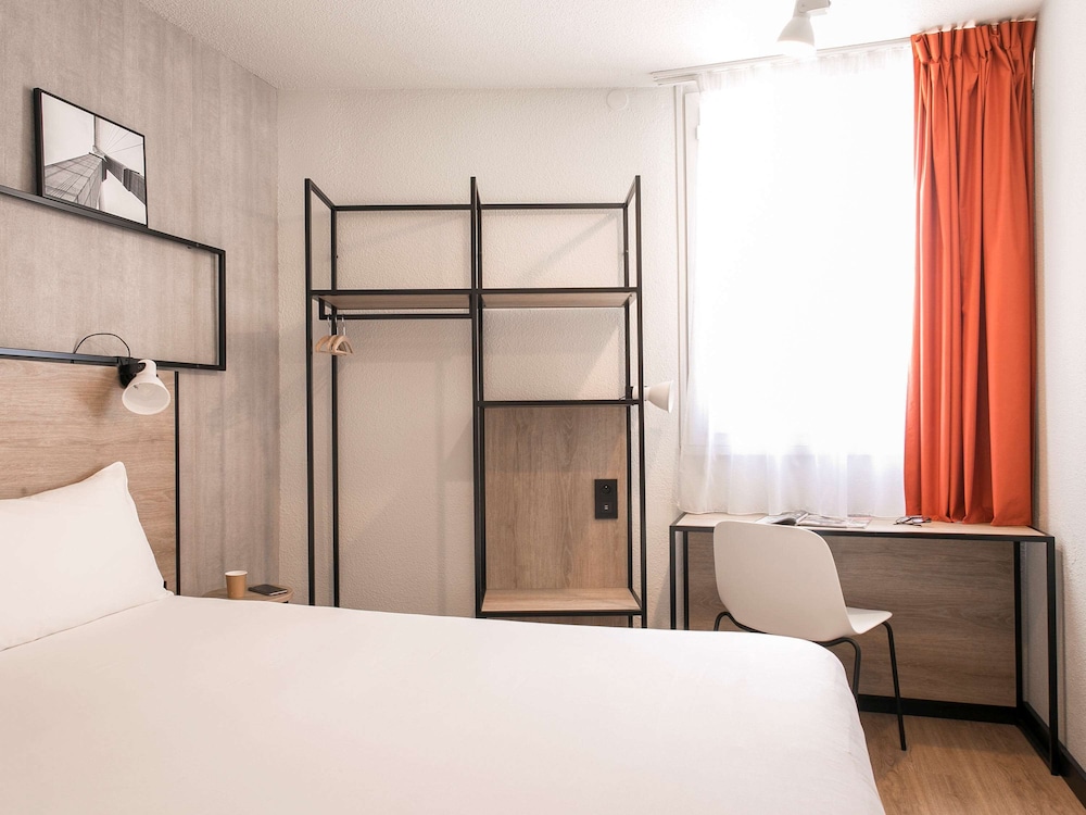 Ibis Avignon Sud 13/72