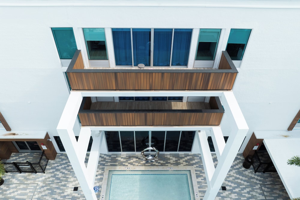 Kompose Boutique Resort at Theme Parks 2/55