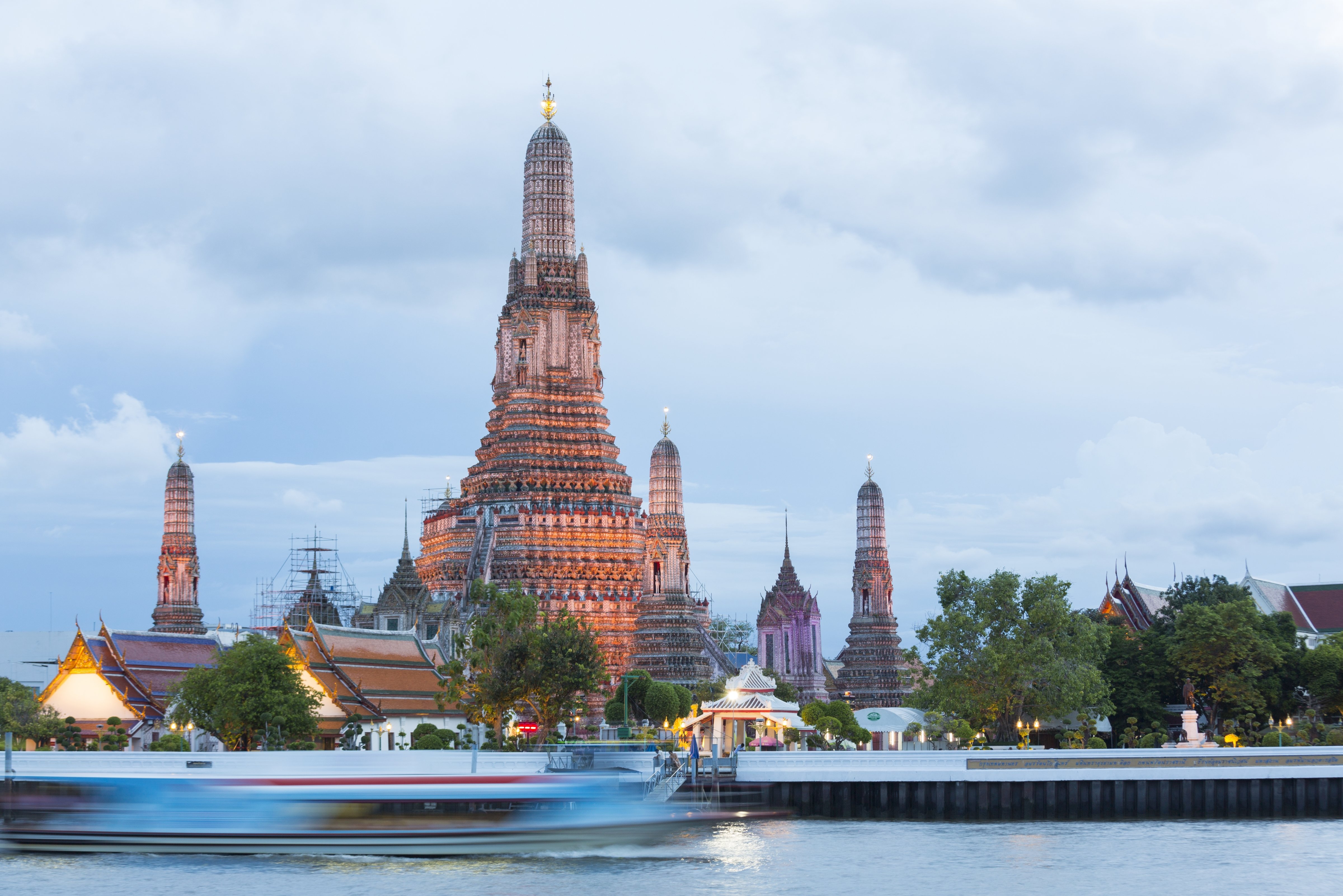 Holiday Inn Express Bangkok Sathorn 74/75