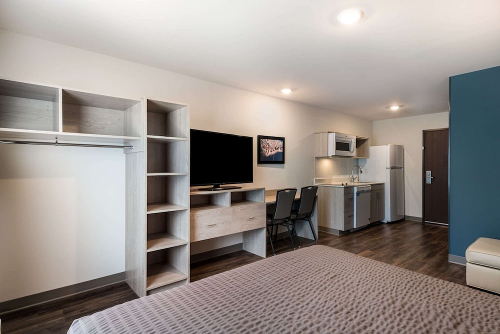 WoodSpring Suites Greensboro - High Point North 42/51