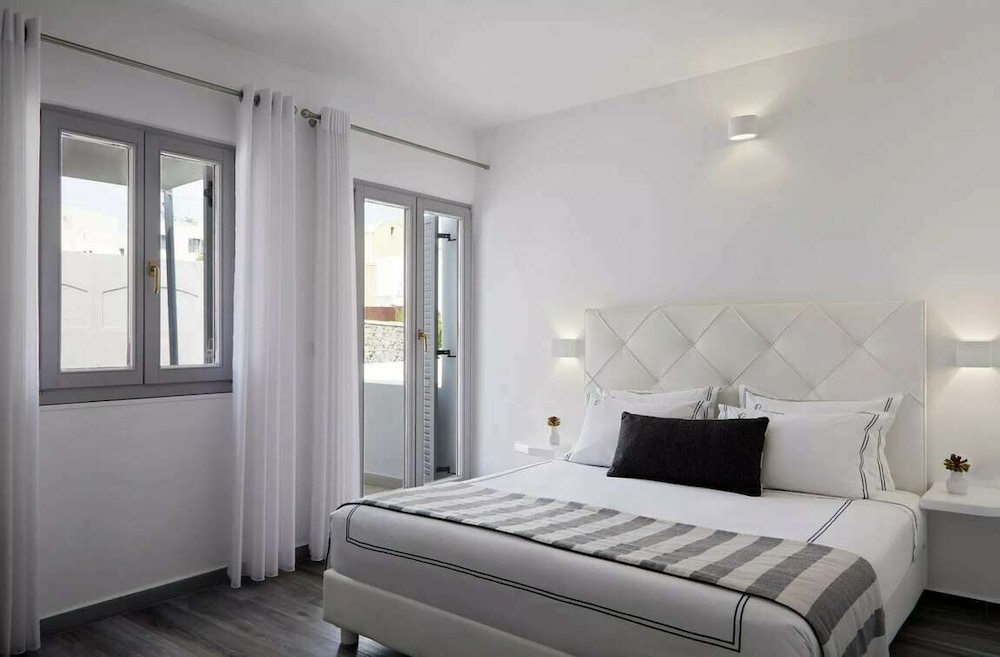 BASIC, DOUBLE BED, BALCONY