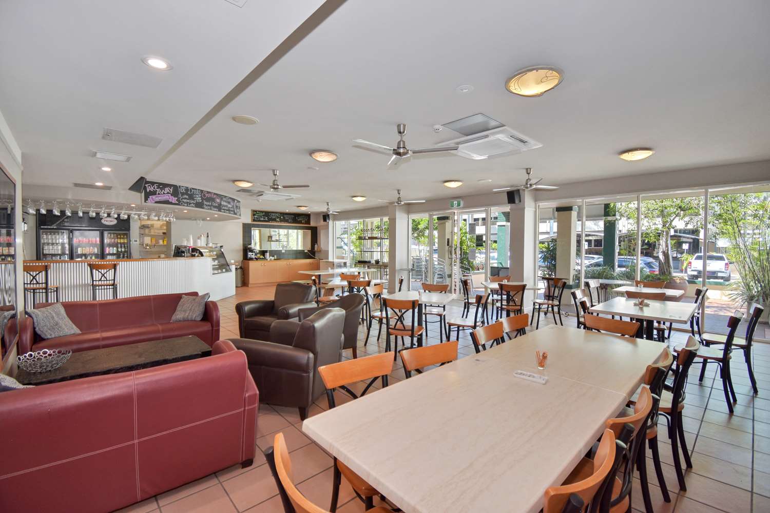 City Oasis Inn Townsville SureStay Collection by BW 28/39