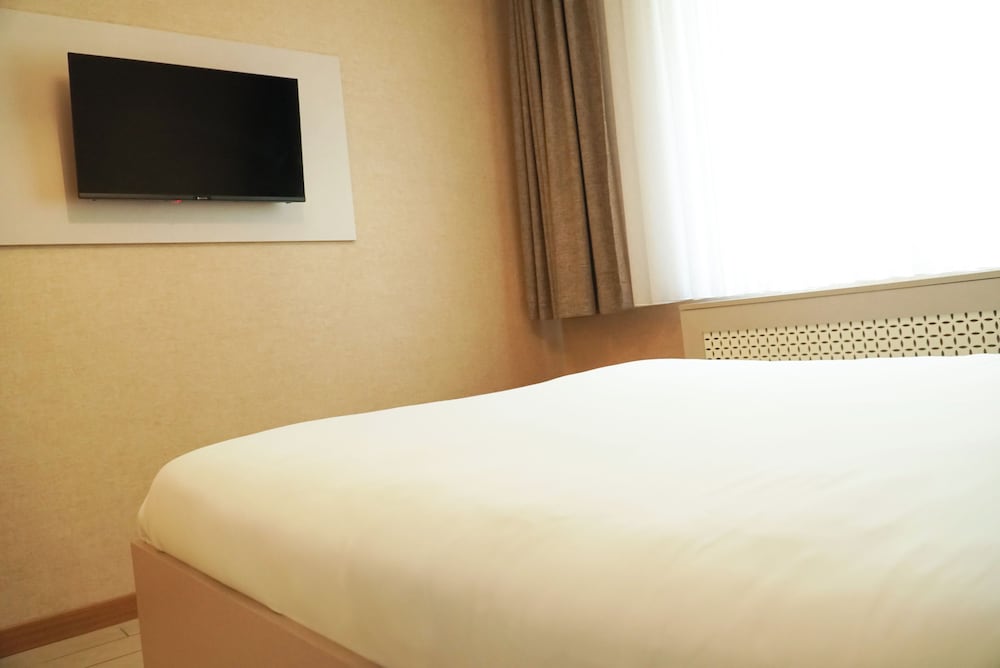Otel Cinas 14/36
