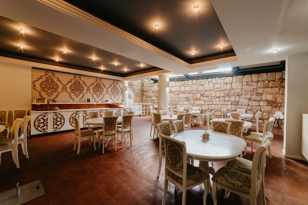 Fullton Hotel 35/50