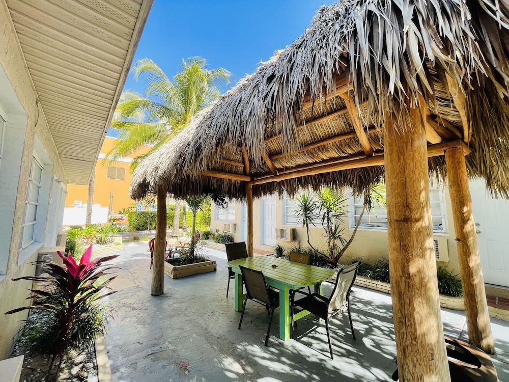 The St Maurice Beach Inn 28/66