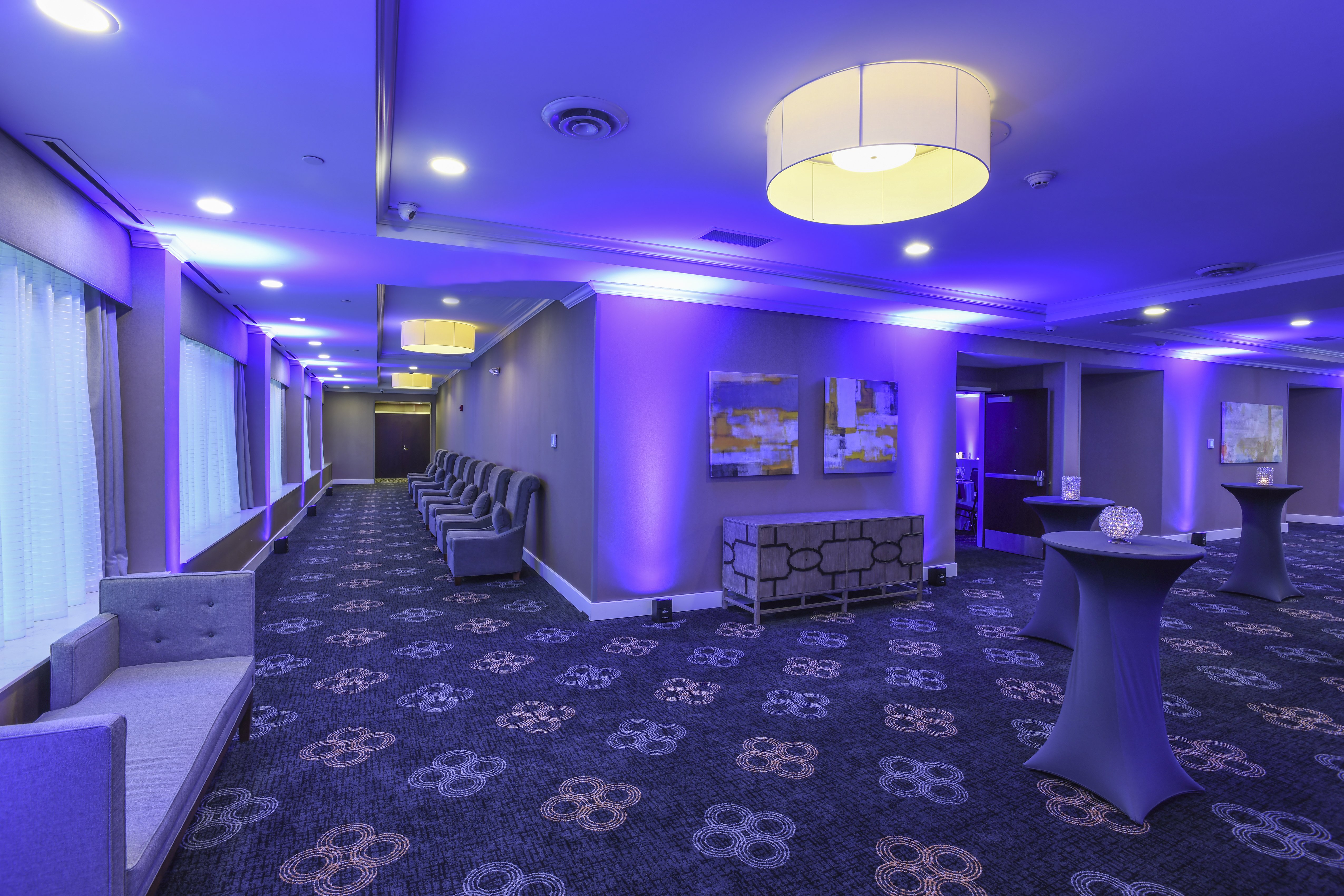 HOLIDAY INN HOTEL SUITES CINCINNATI DOWNTOWN 31/56