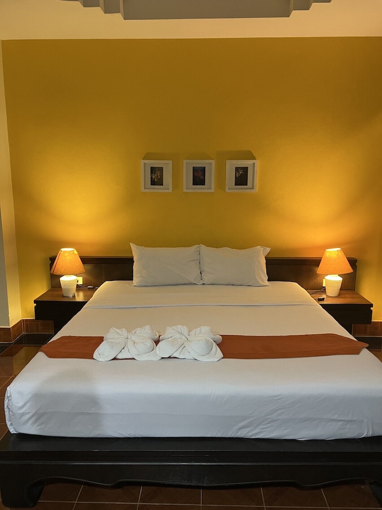 J Hotel 29/51