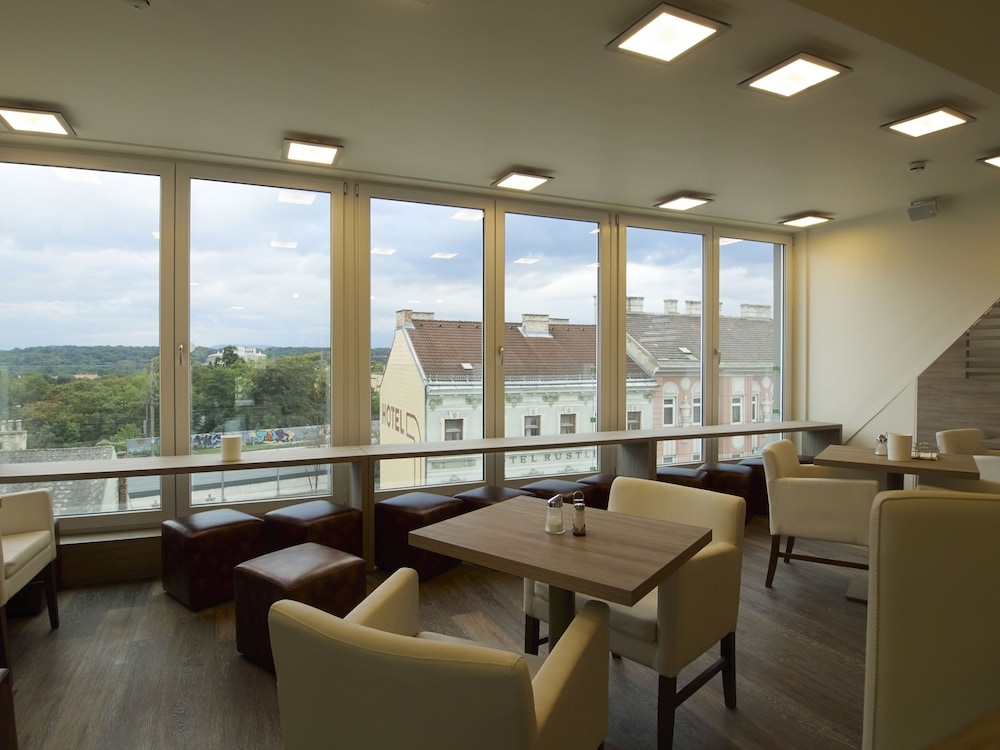 Smart Hotel Schonbrunn 52/63