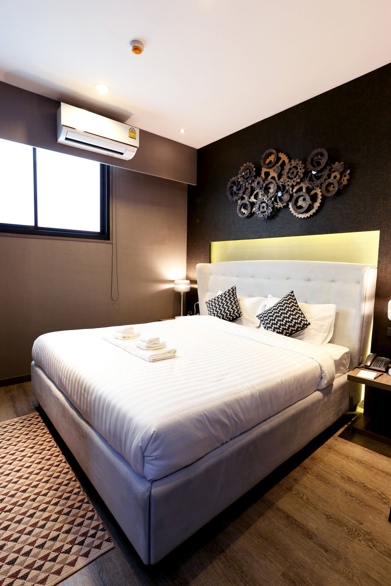 DELUXE, DOUBLE BED, PRIVATE BATHROOM