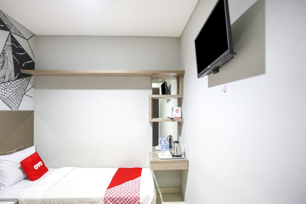 OYO 90056 Wisma Kebon Kacang 9 6/20