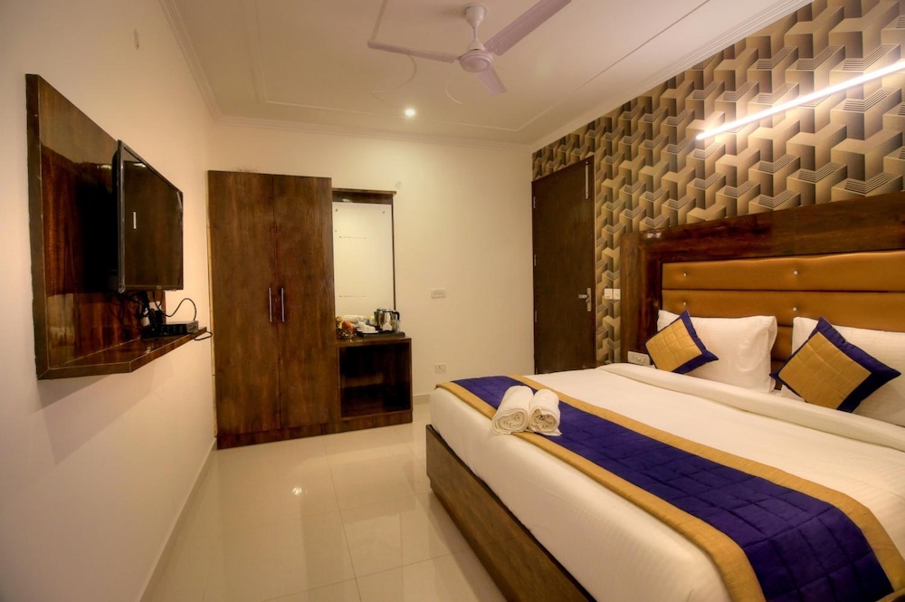 Hotel Ark Of Avalon 8/50